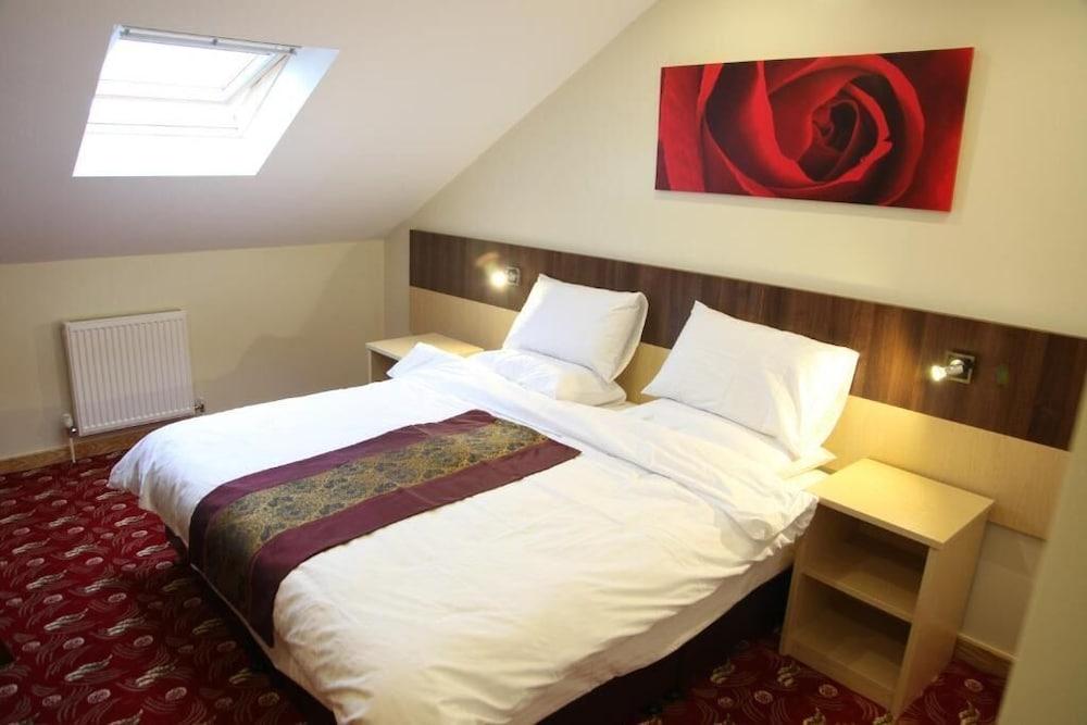 Cambridge Hotel Χάντερσφιλντ Εξωτερικό φωτογραφία