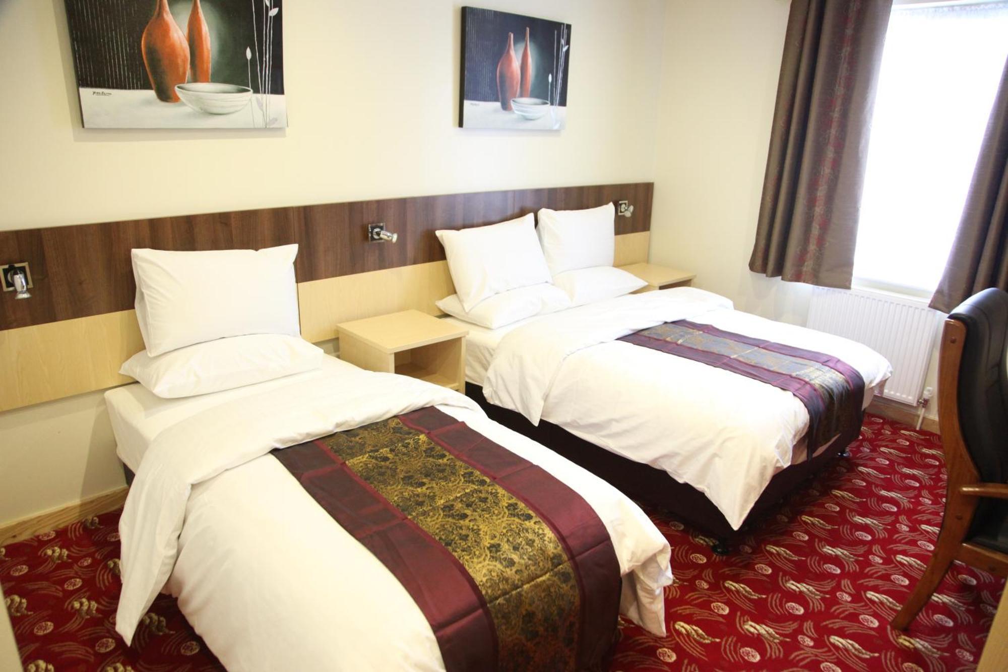 Cambridge Hotel Χάντερσφιλντ Εξωτερικό φωτογραφία