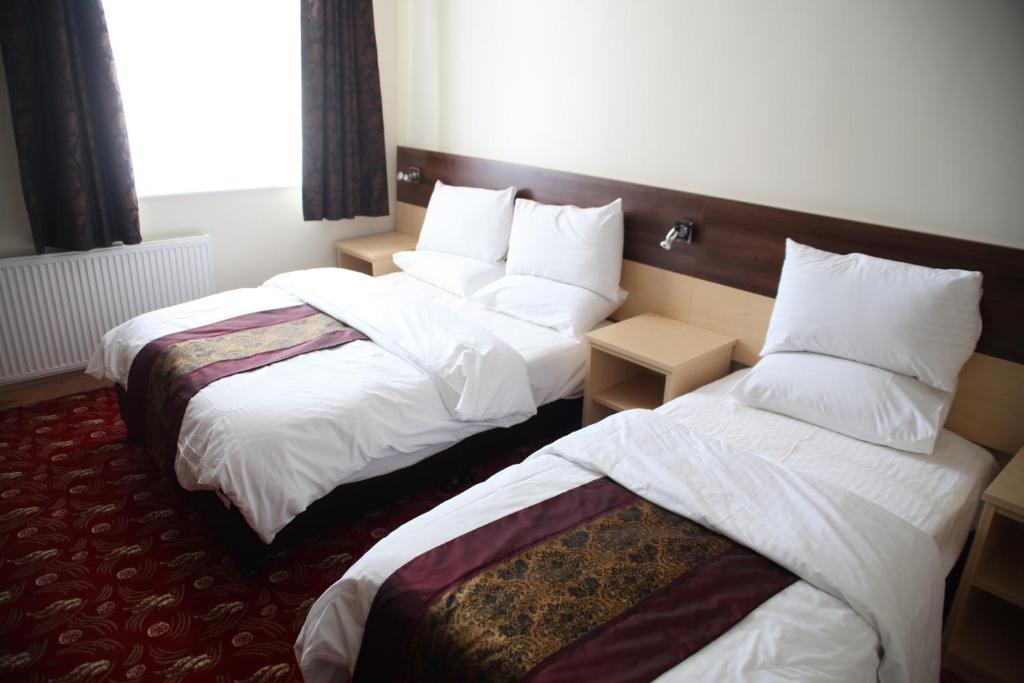 Cambridge Hotel Χάντερσφιλντ Εξωτερικό φωτογραφία