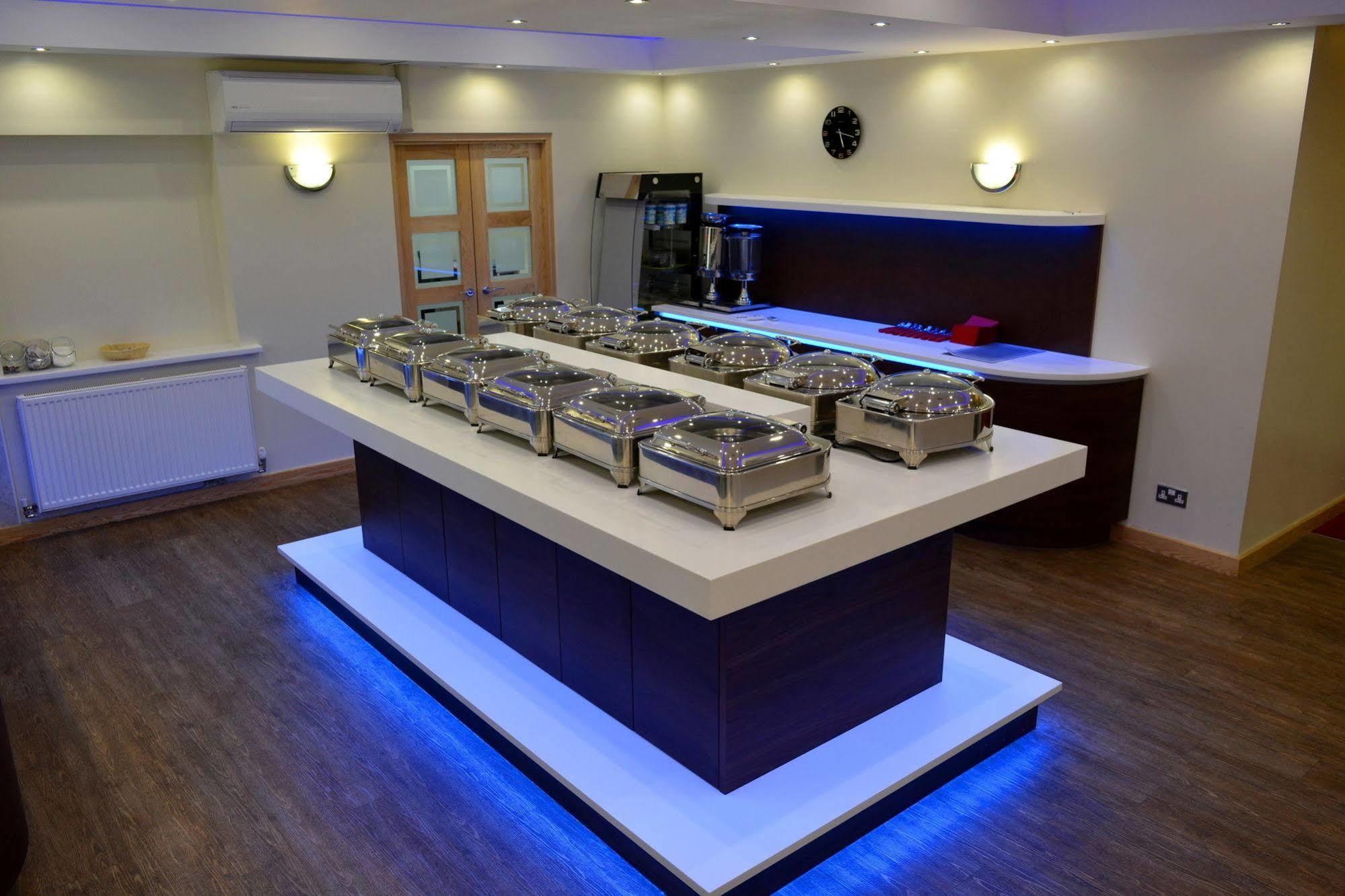 Cambridge Hotel Χάντερσφιλντ Εξωτερικό φωτογραφία