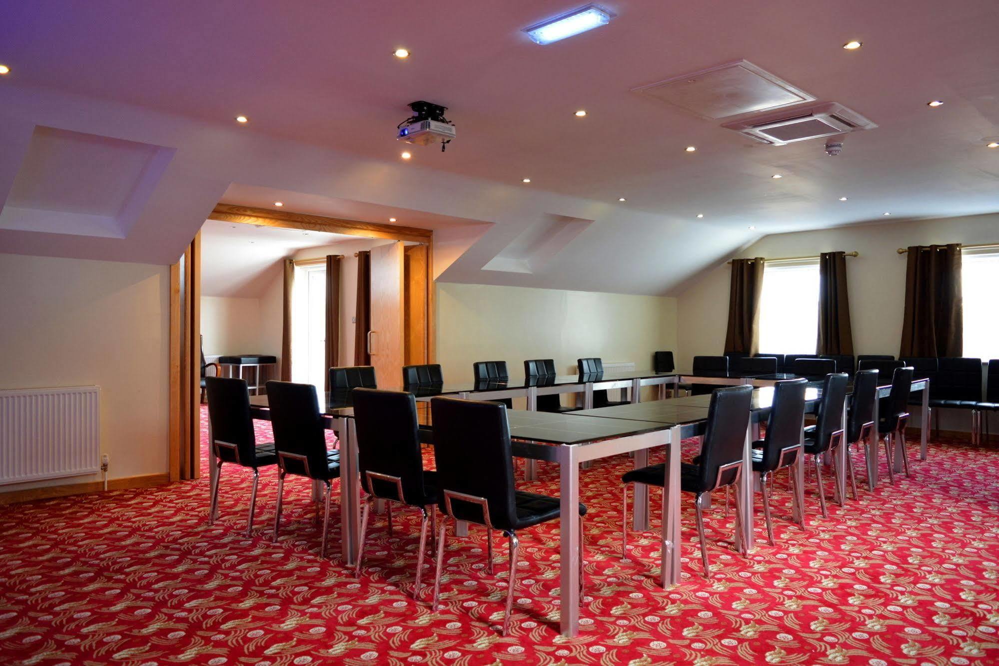 Cambridge Hotel Χάντερσφιλντ Εξωτερικό φωτογραφία