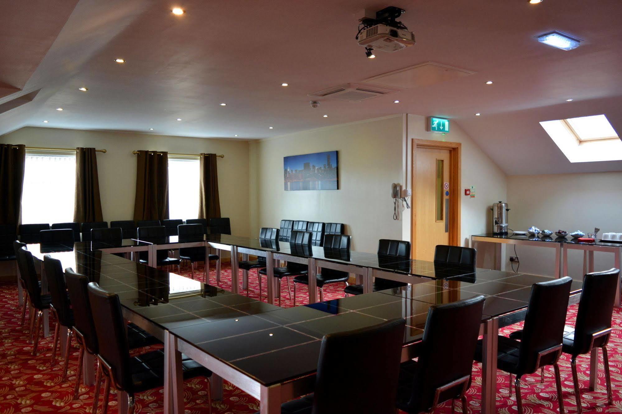 Cambridge Hotel Χάντερσφιλντ Εξωτερικό φωτογραφία