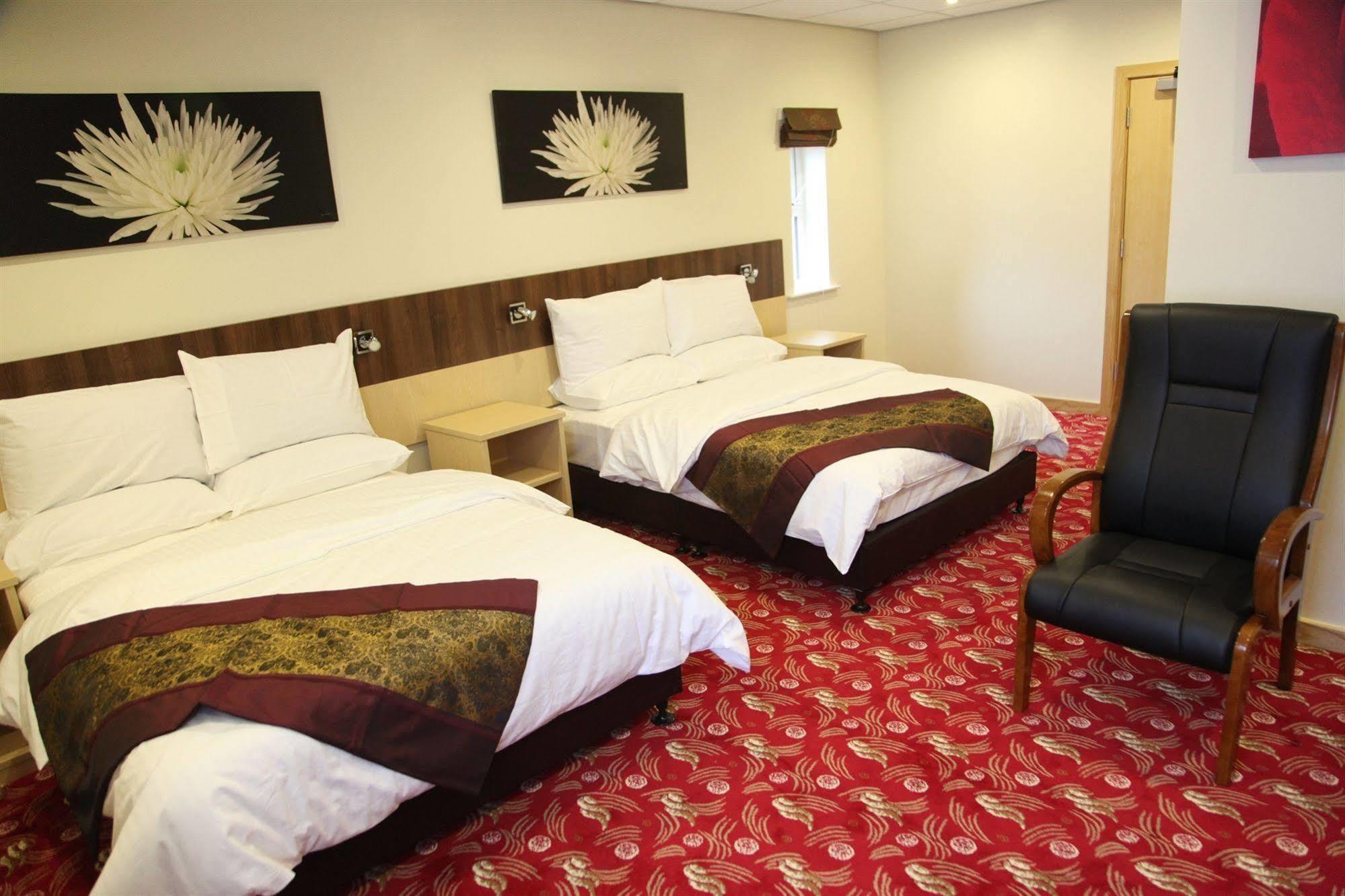 Cambridge Hotel Χάντερσφιλντ Εξωτερικό φωτογραφία