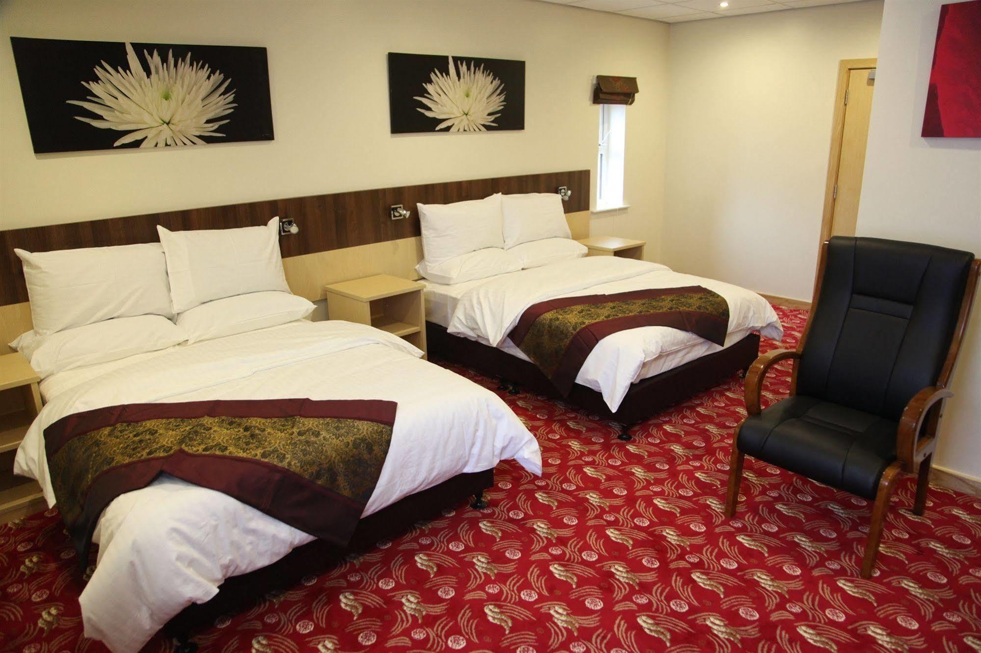 Cambridge Hotel Χάντερσφιλντ Εξωτερικό φωτογραφία
