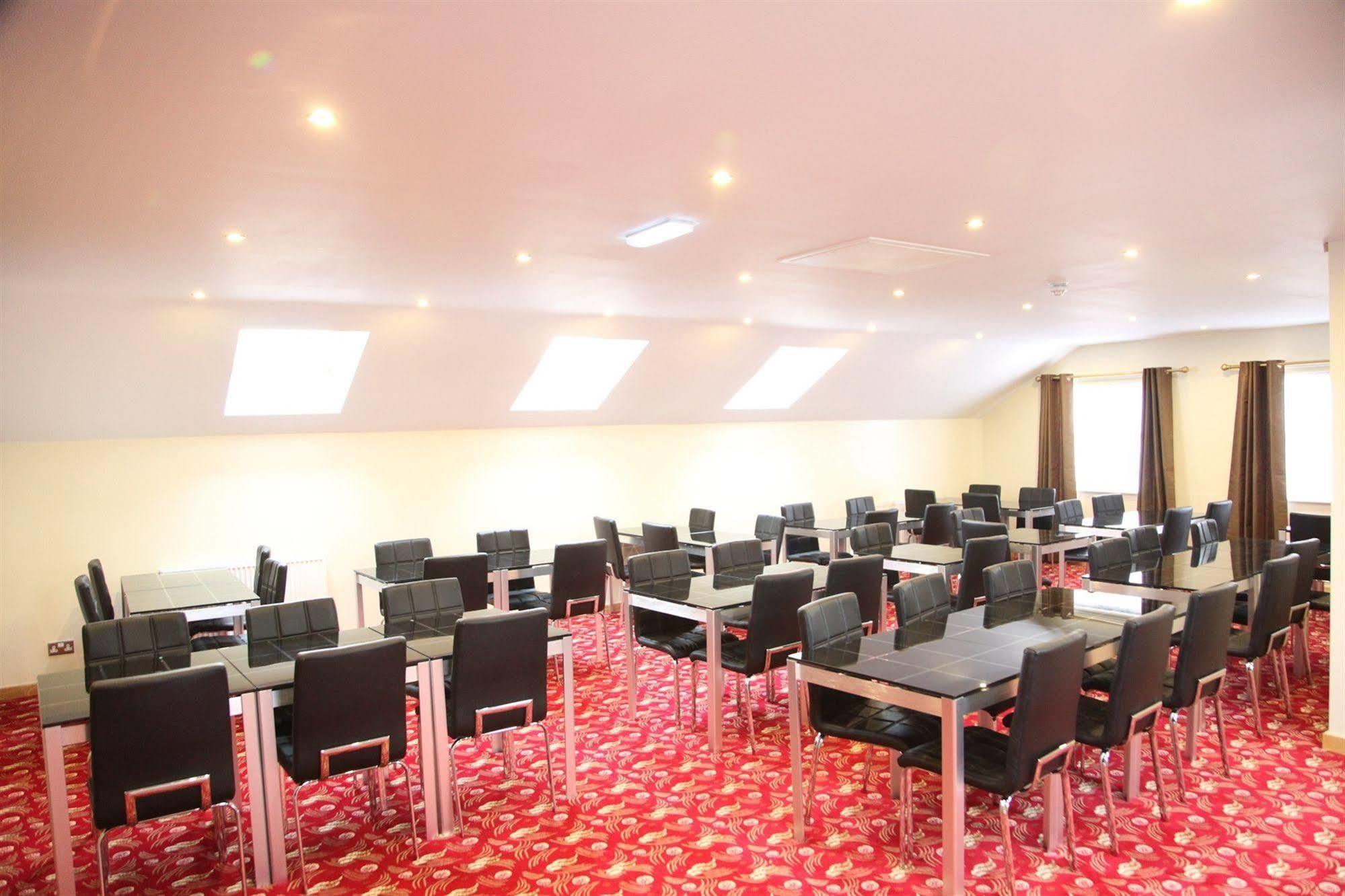 Cambridge Hotel Χάντερσφιλντ Εξωτερικό φωτογραφία